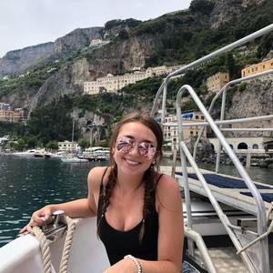 Meet your Posher, Carly